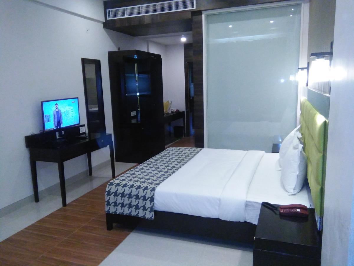 Silver Estate Resort Tikamgarh ภายนอก รูปภาพ
