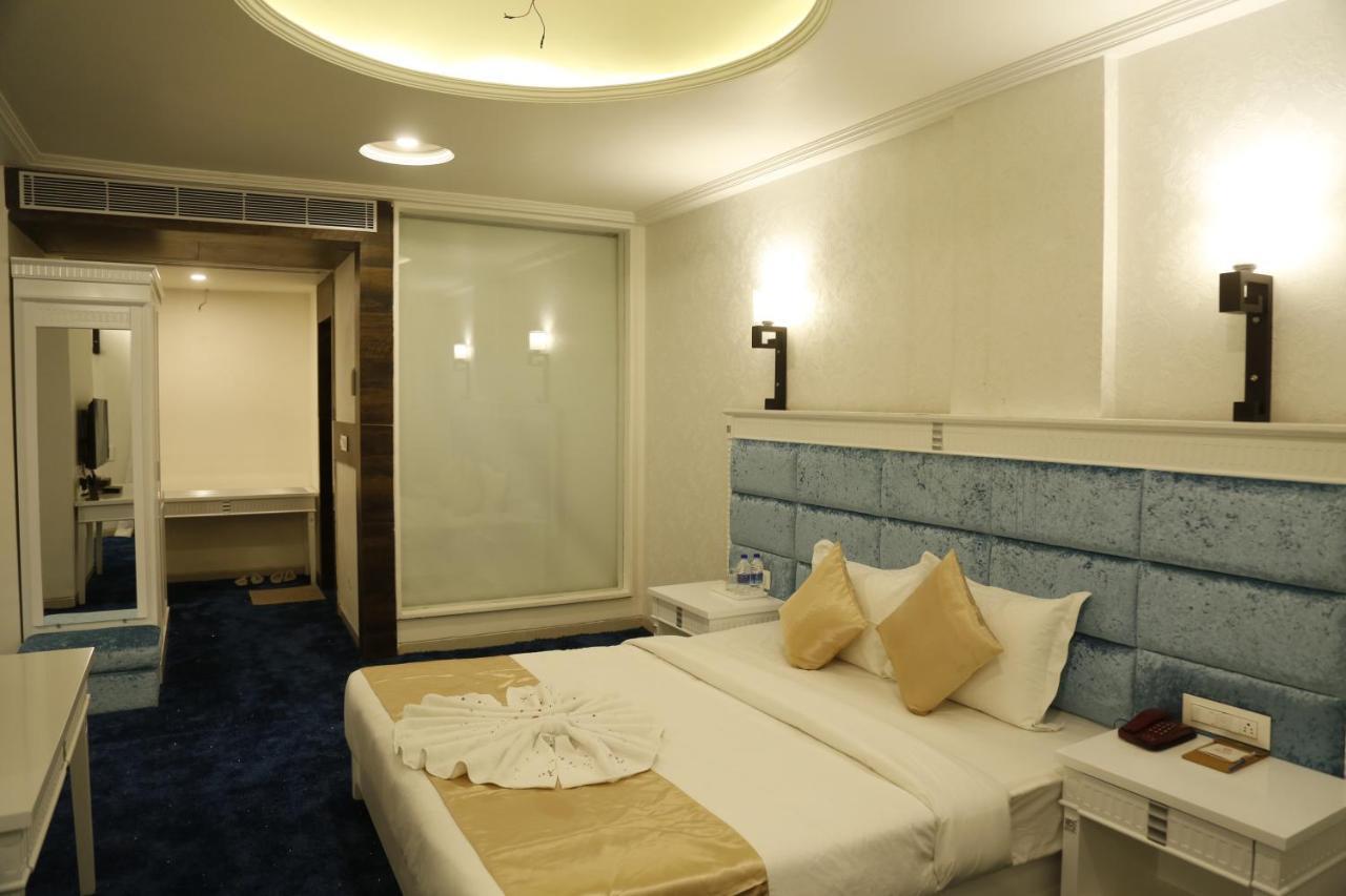 Silver Estate Resort Tikamgarh ภายนอก รูปภาพ