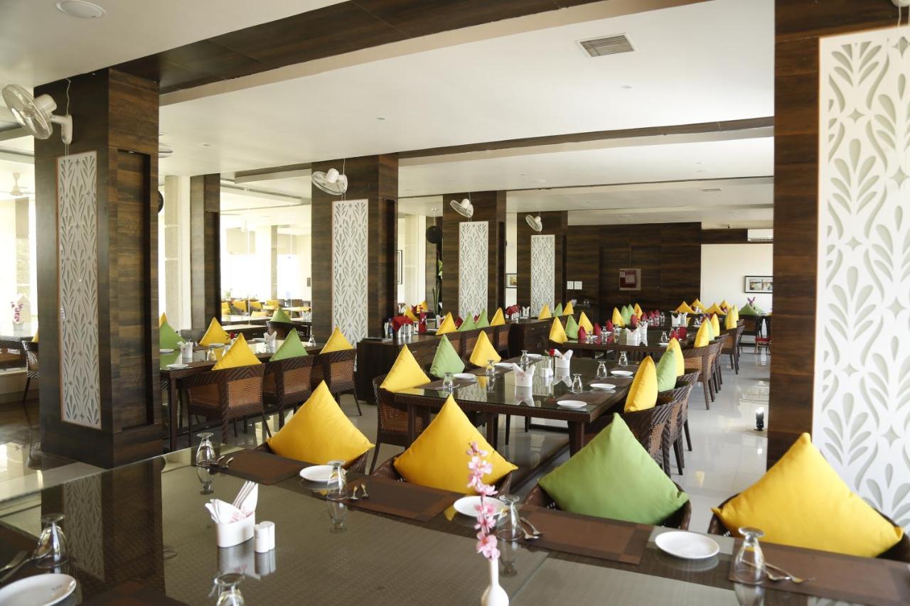 Silver Estate Resort Tikamgarh ภายนอก รูปภาพ